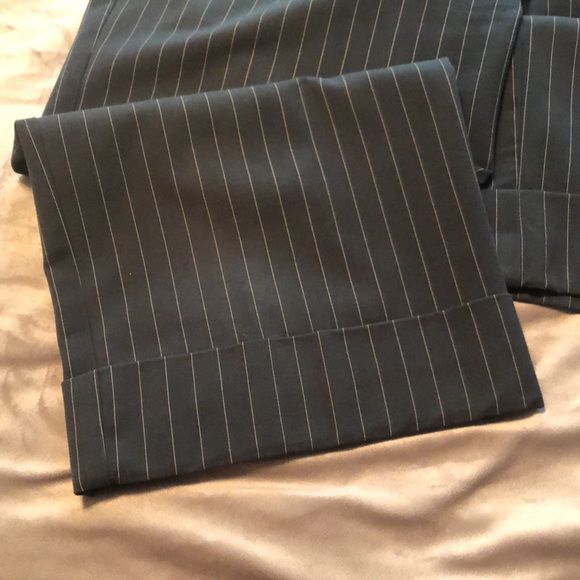 Size 12 Blue pin striped straight legged capri pants - Picture 3 of 3